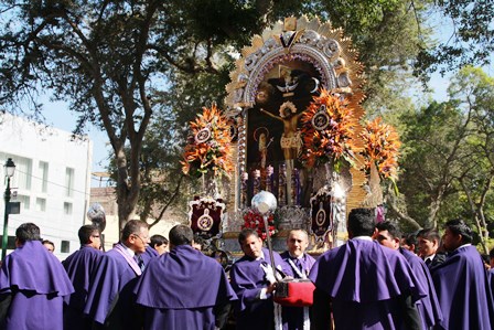 mpp rinde homenaje senor de los milagros