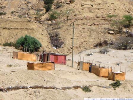 advierten invasion en terrenos donde hay pozos sin sellar