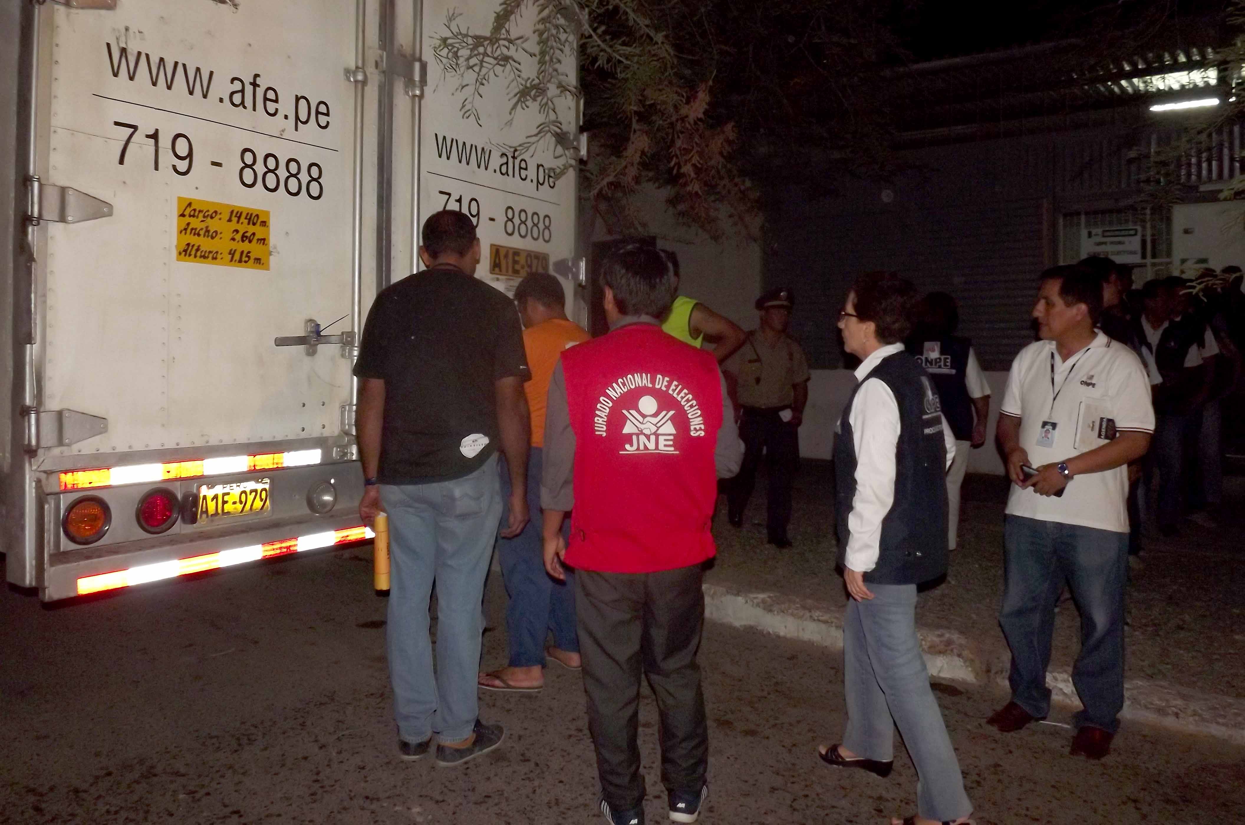 llega material a odpe piura1