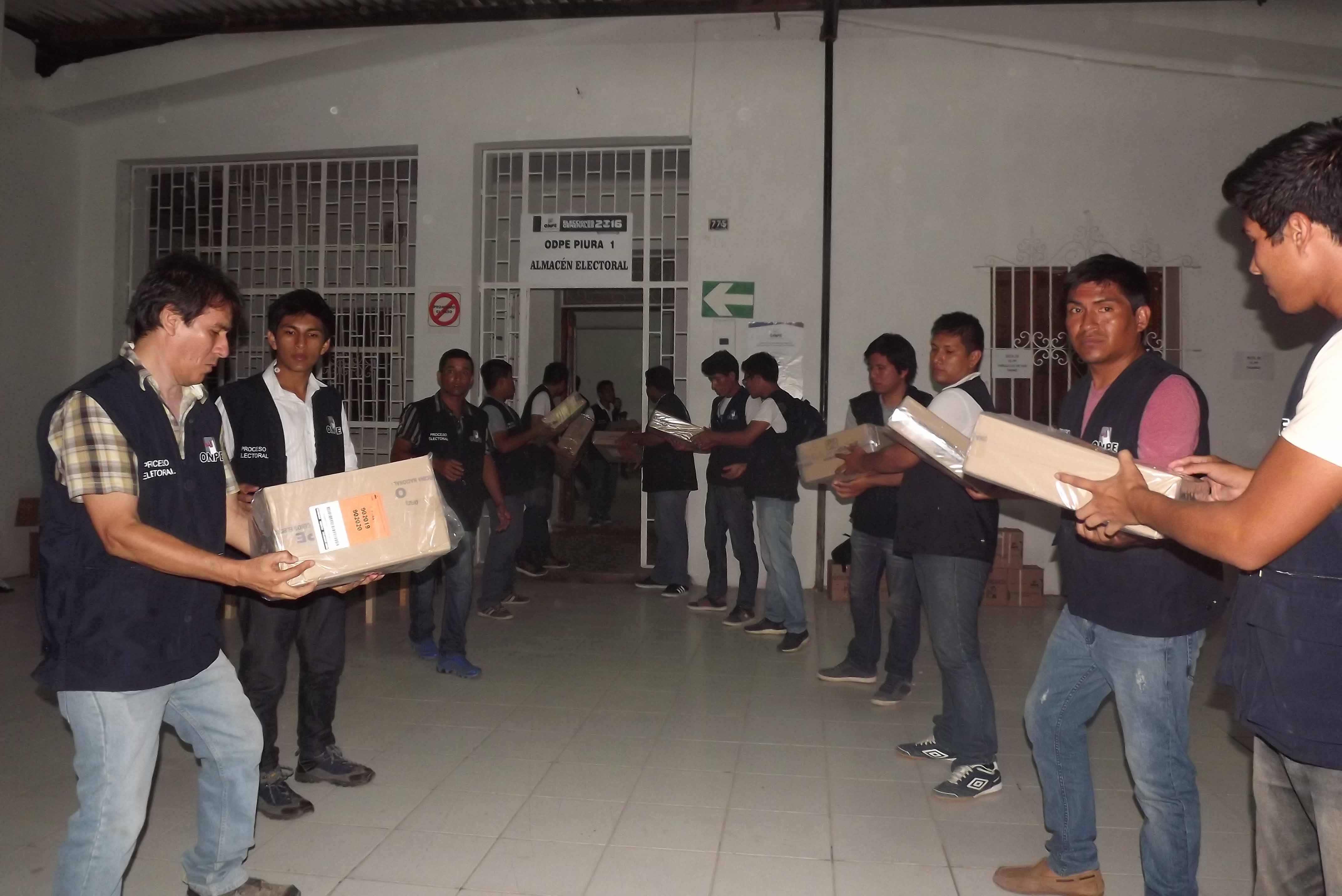 llega material a odpe piura2