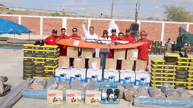 entregan ayuda bomberos1