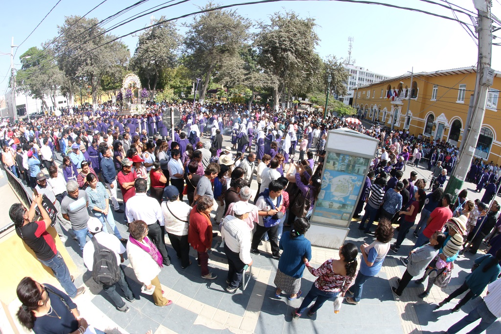 Procesion Milagros01