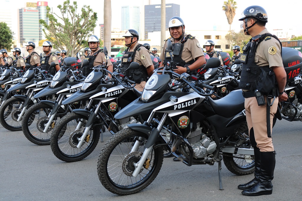 Policia Nacional del Perú recibe donación de motocicletas