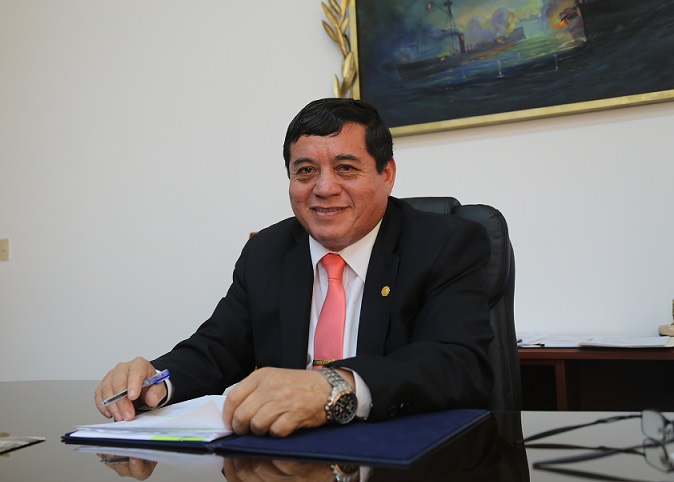 Rector César Reyes Peña se adhiere a Red