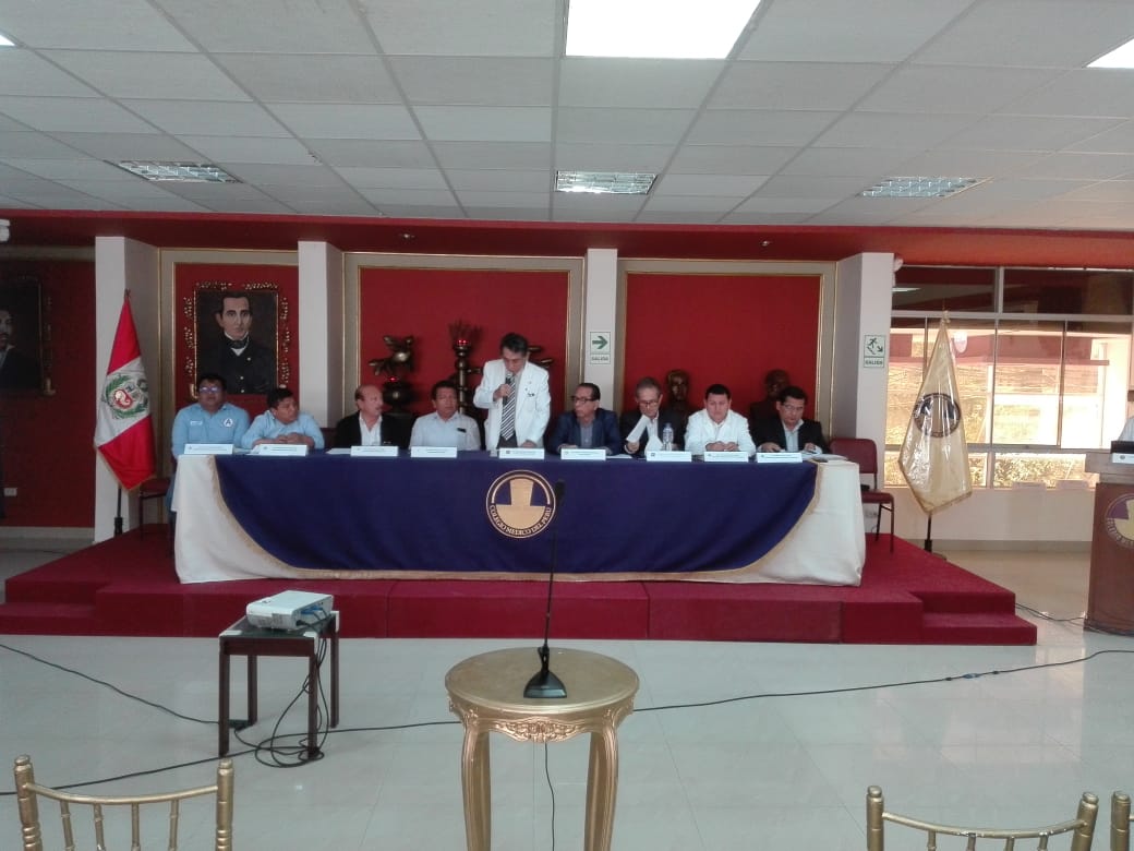 Debate en Colegio Medico Piura