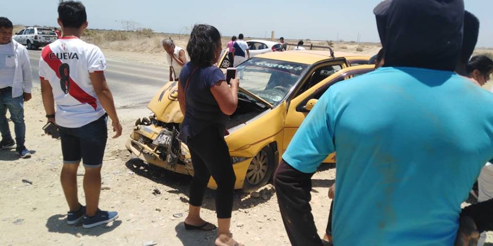 Vehículo colisionó con un trailer en vía hacia Paita