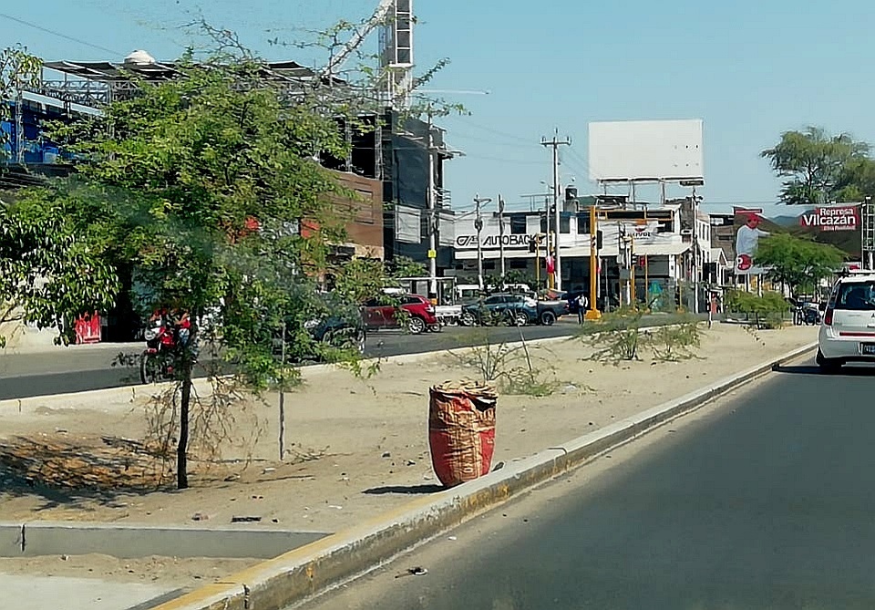 Avenida sucia 01