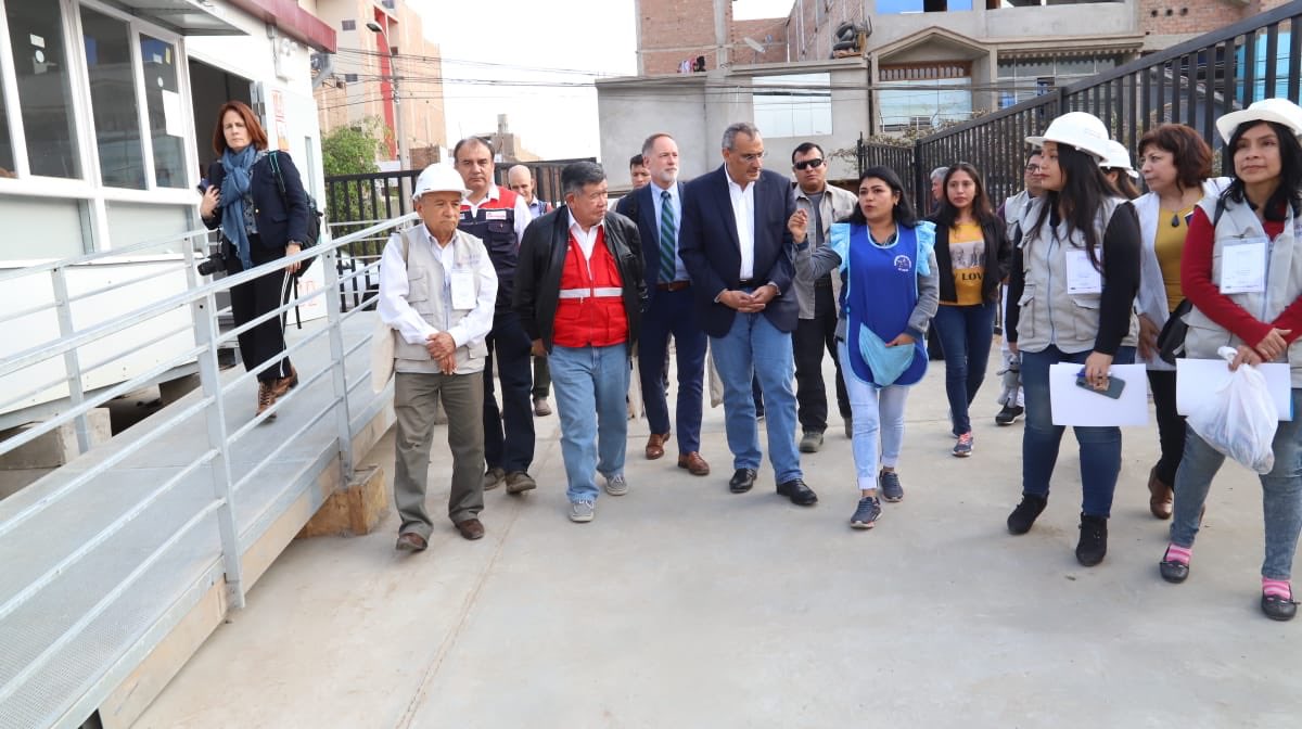 Embajador de Estados Unidos en Perú visita obras ejecutadas post 'Niño Costero'