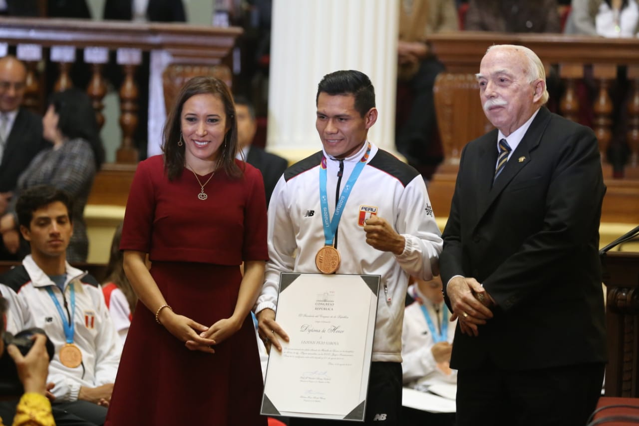 Ganadores de Juegos Panamericanos reciben homenaje