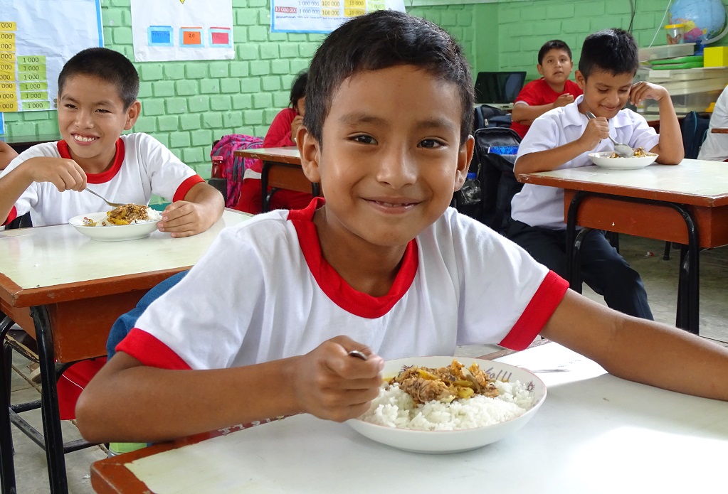 Qali Warma garantiza servicio alimentario para más de 307 mil escolares de Piura