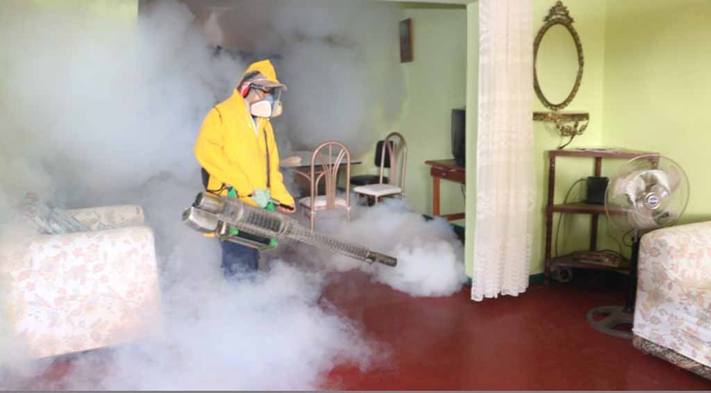 fumigan contra el zika