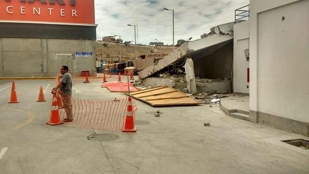 Caida pared de centro comercial Promart preocupa a vecinos