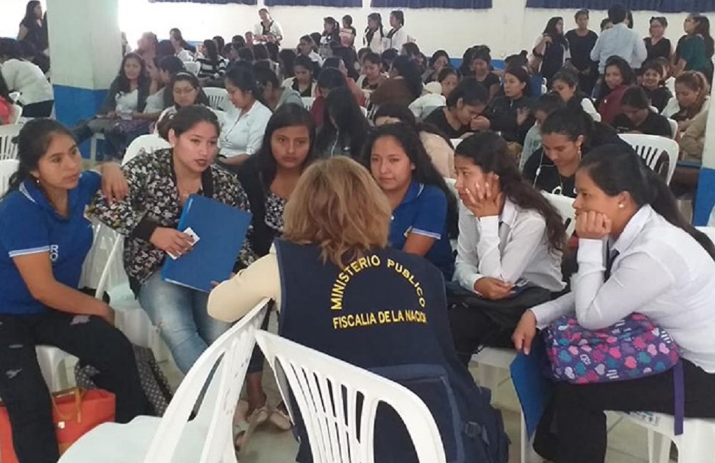 Secigristas de Fiscalía Piura dictan charla para mujeres