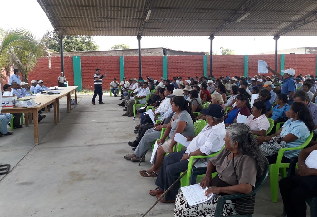 Reunión de agricultores de Piura para conformar cooperativas agrarias