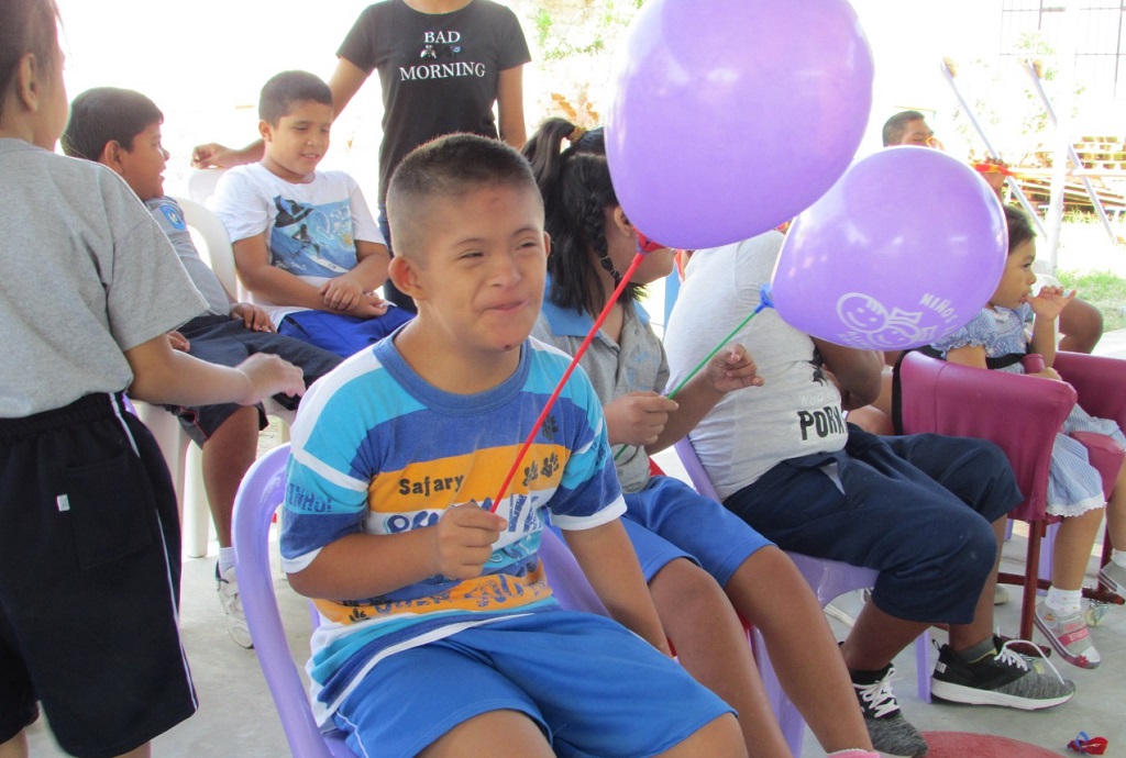 Niños y adolescentes con síndrome Dow participan en Día Internacional