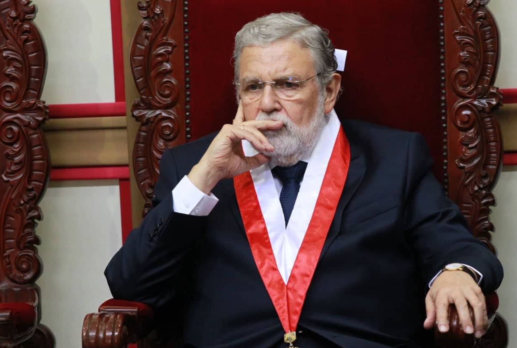 TC considera que Ejecutivo no está habilitado para imponer normas de carácter constitucional