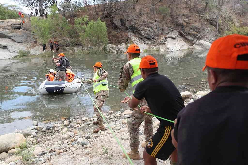 Piura: personal del Ejército realizó ejercicios de primera respuesta ante desastres