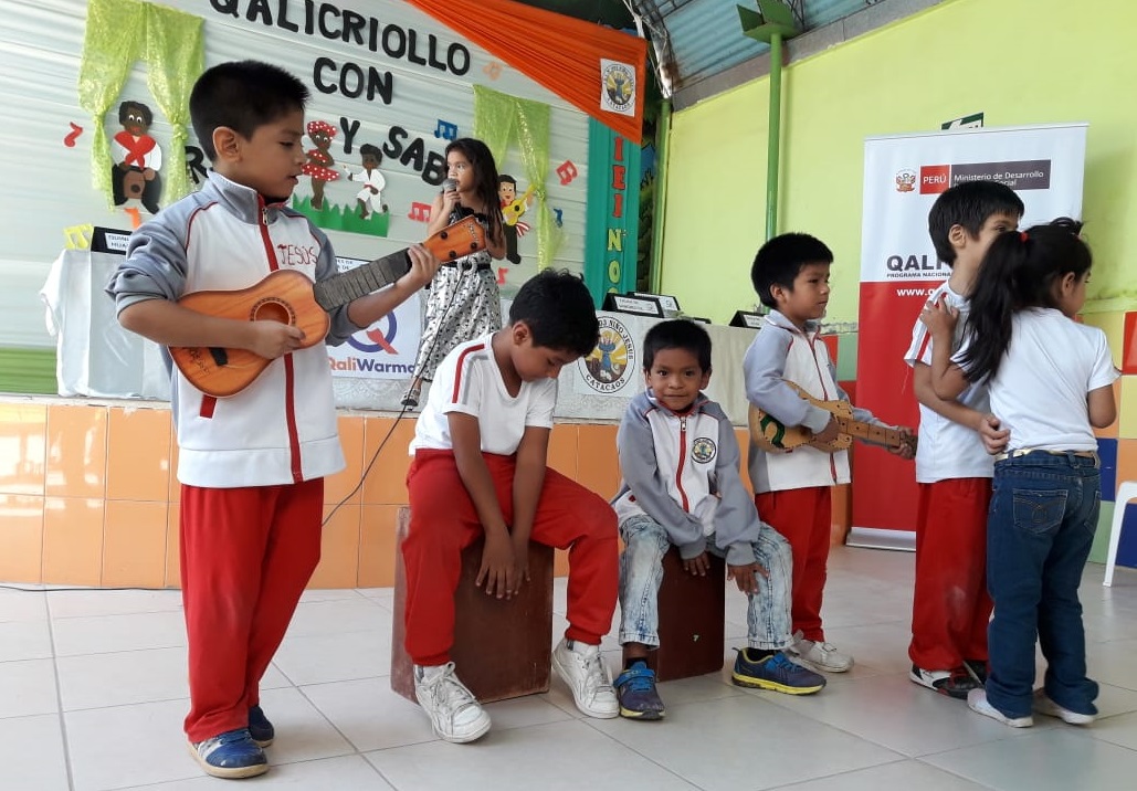 Usuarios de Qali Warma promueven amor a nuestra música criolla en Catacaos