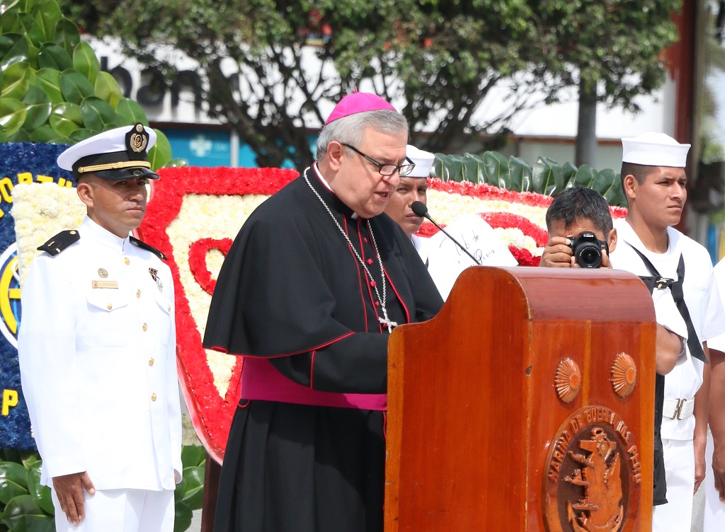 Conducta democrática intachable de héroe Miguel Grau destaca monseñor Eguren