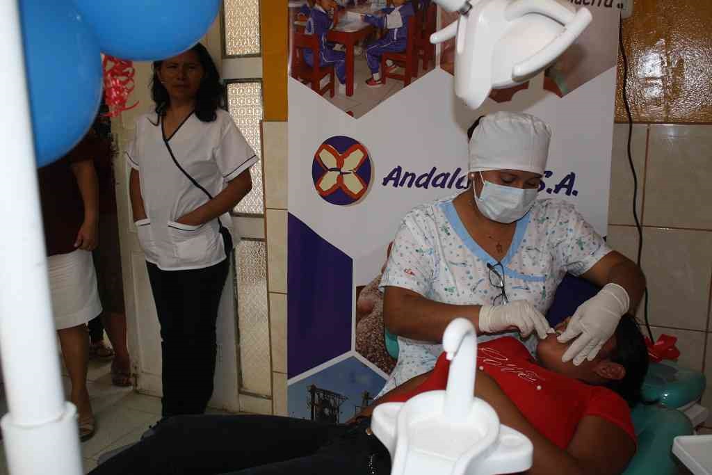 Establecimiento de Salud de La Islilla recibe moderno equipo odontológico