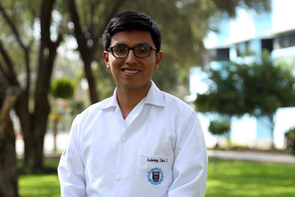 Estudiante de medicina Ludwing Alexander Zeta Solís destaca en grupo de investigación