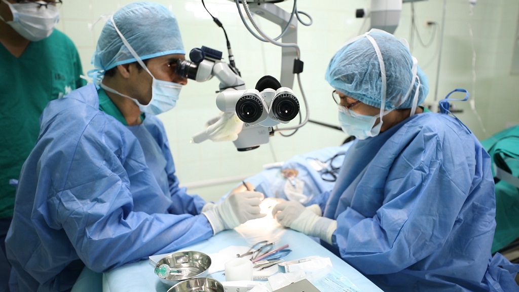 Padre de familia recupera visión por trasplante de cornea realizada en EsSalud