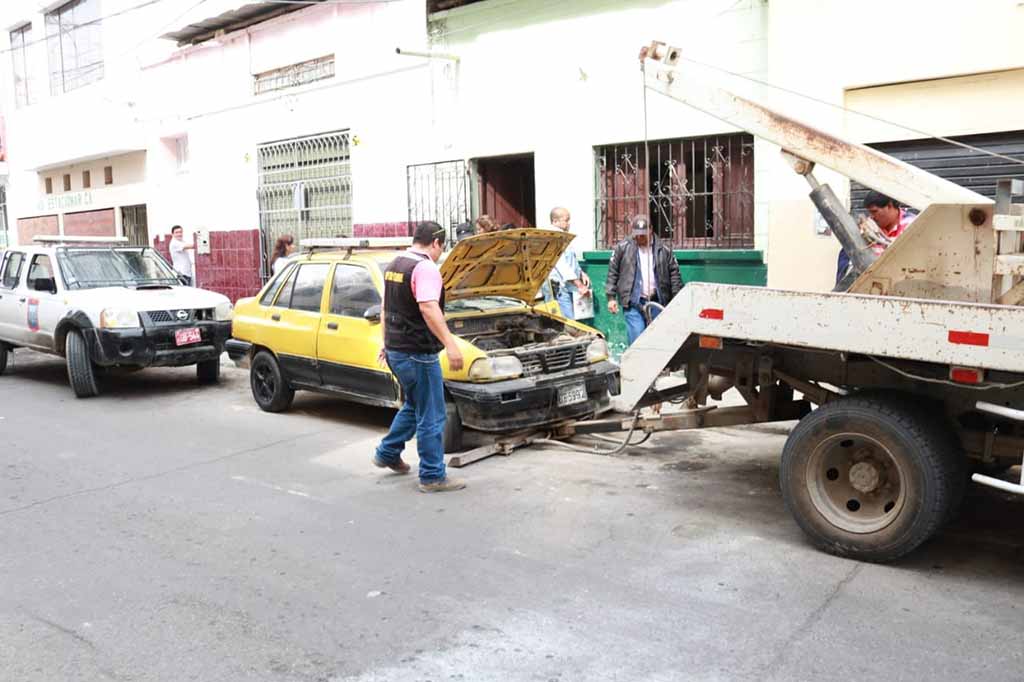 retiran autos abandonados 1