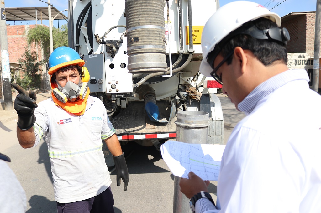 Piura: con apoyo de OTASS se logra limpieza de 75 kilómetros de redes de desagüe