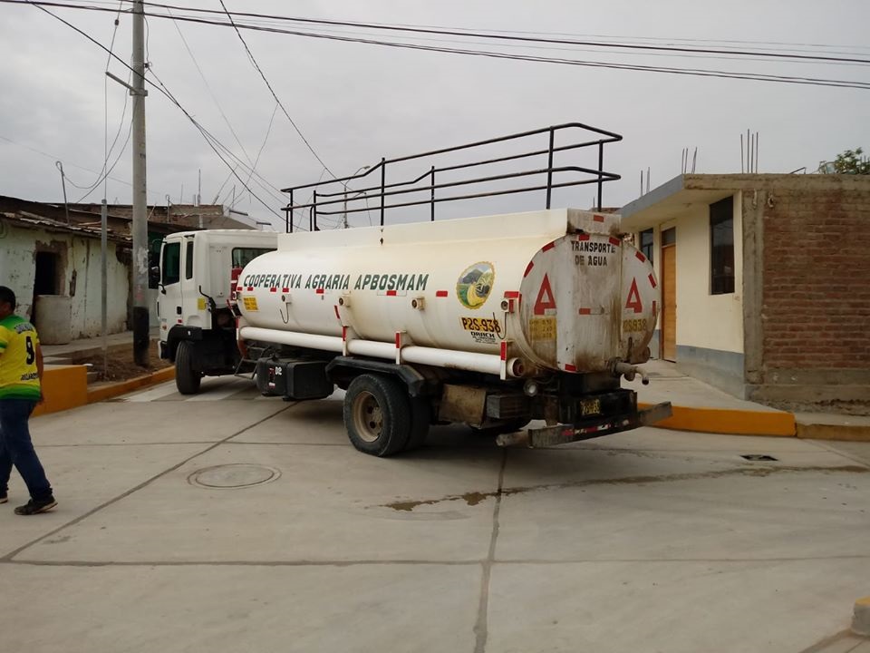 Entregan agua potable en cisternas en Marcavelica