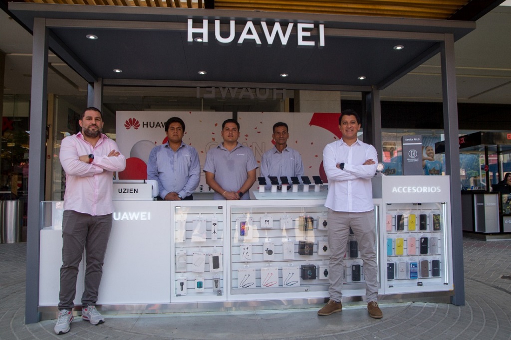 Huawei inaugura su primer punto de venta y servicio en Piura