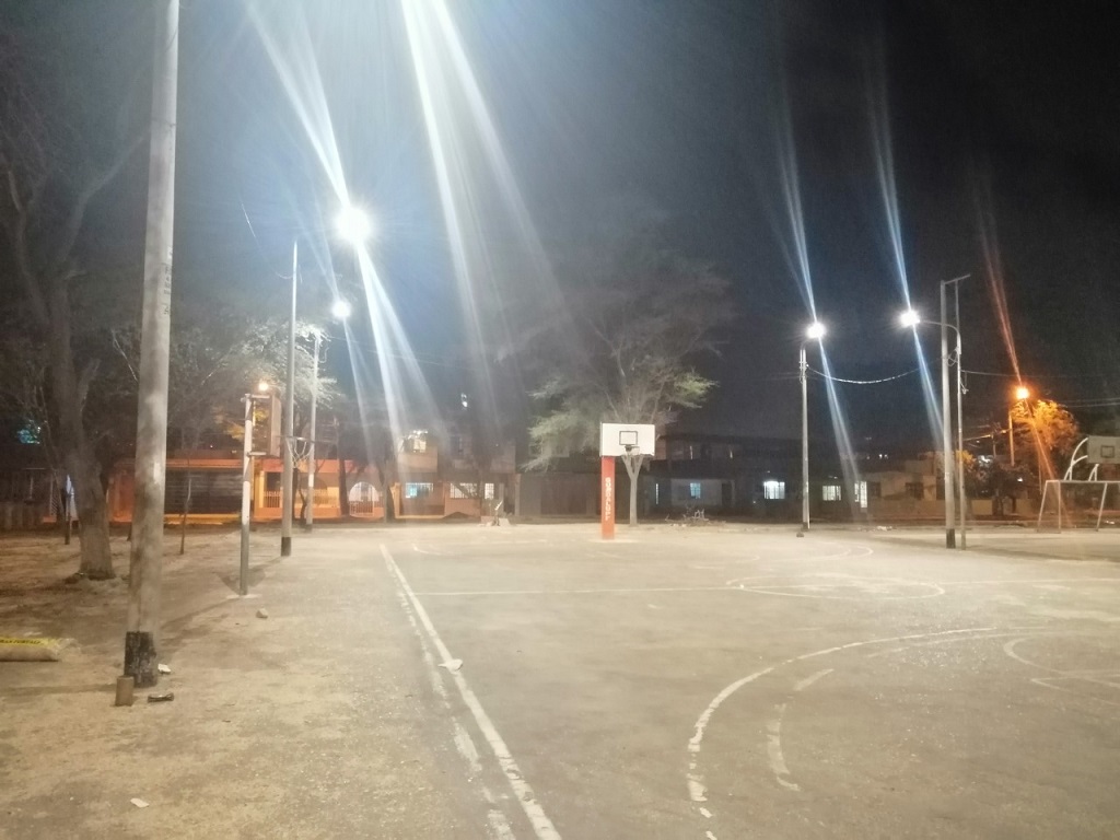 Enosa mejora alumbrado público con luces LED en Piura, Castilla y Veintiséis de Octubre