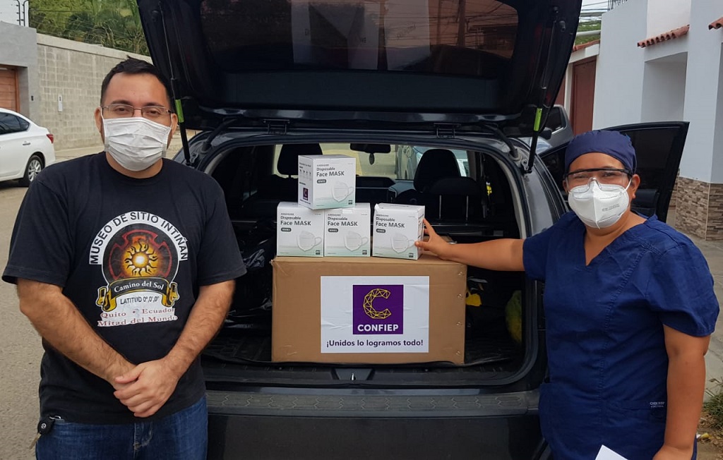 Colegio Médico de Piura distribuye mascarillas para personal de salud de hospitales