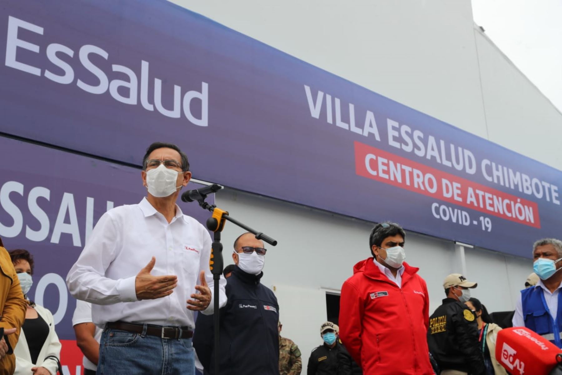 presidente vizcarra en chimbote