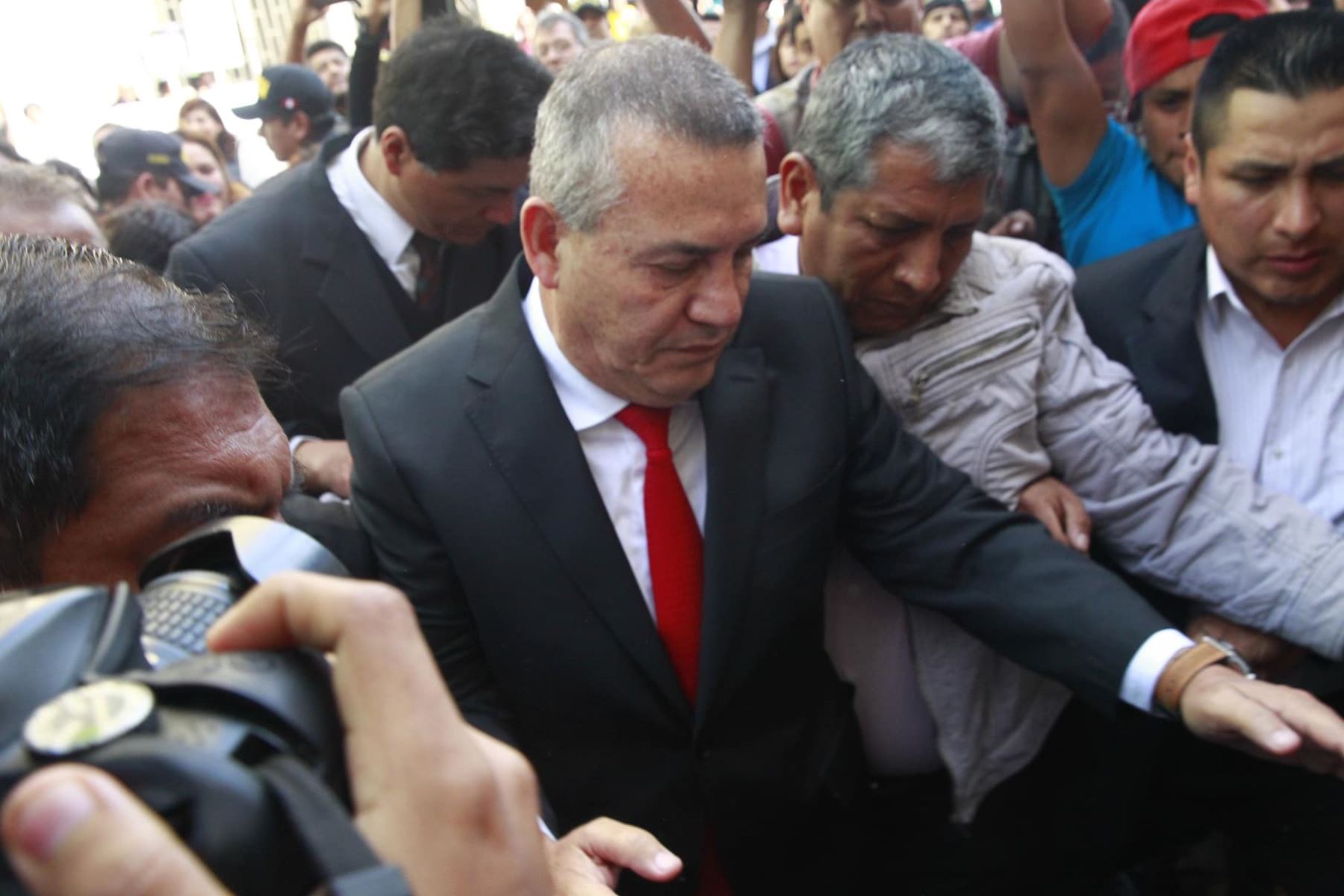 Daniel Urresti no se amilana ante críticas a proyecto de AFP'S