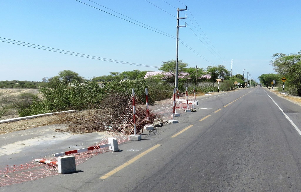 Trabajos abandonados por gobierno regional de Piura