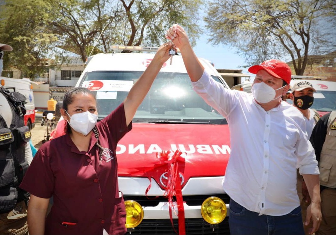 Entrega ambulancias Piura 2