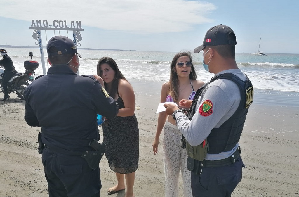 Policía de Paita interviene a infractores a normas de Covid-19