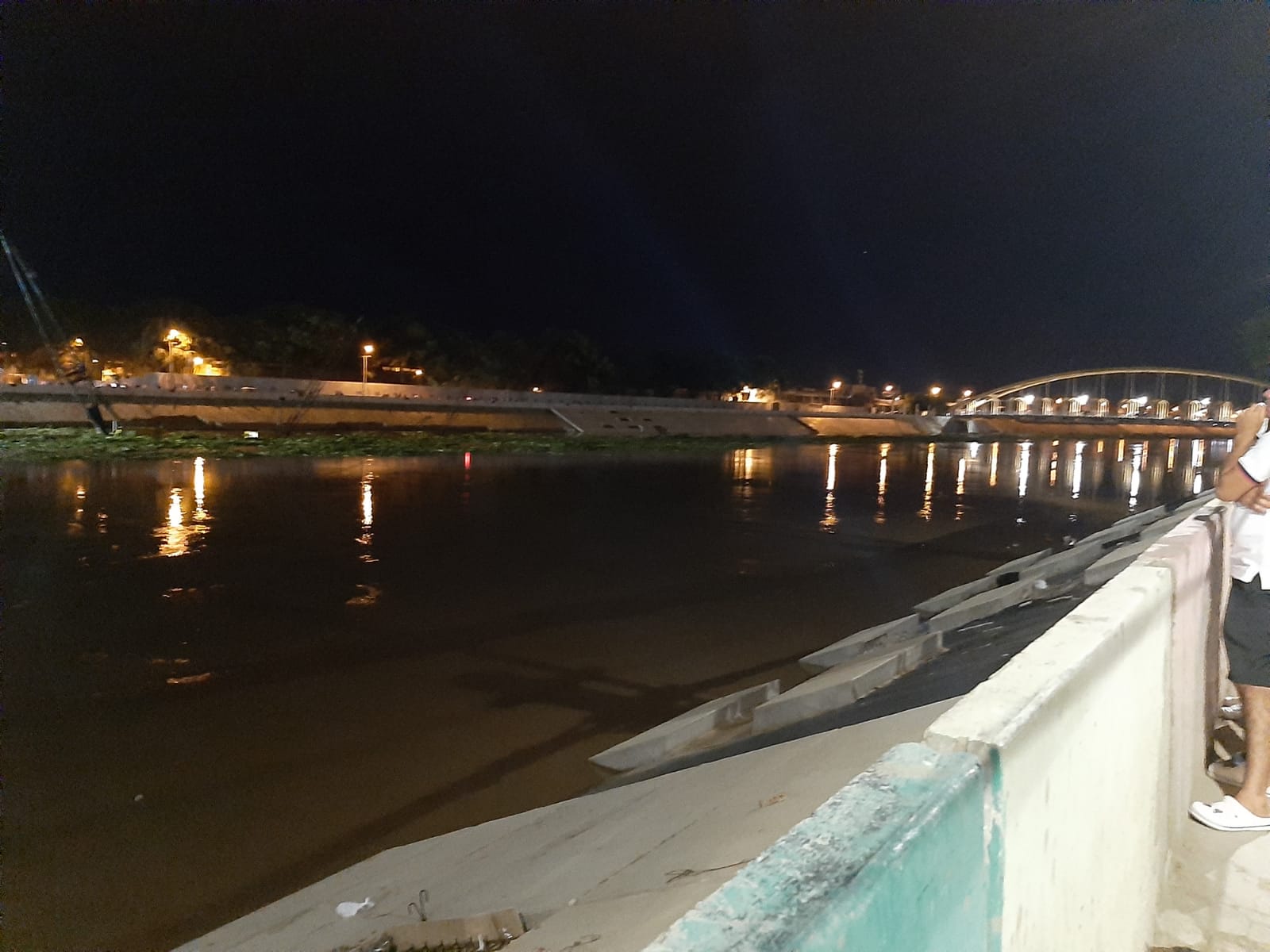 Creciente del río Piura es una amenaza para la población ribereña