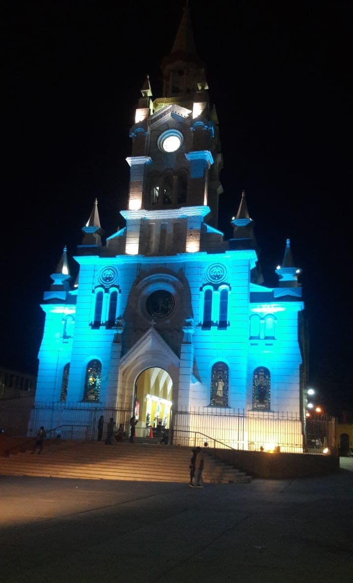 Iglesia iluminada 2