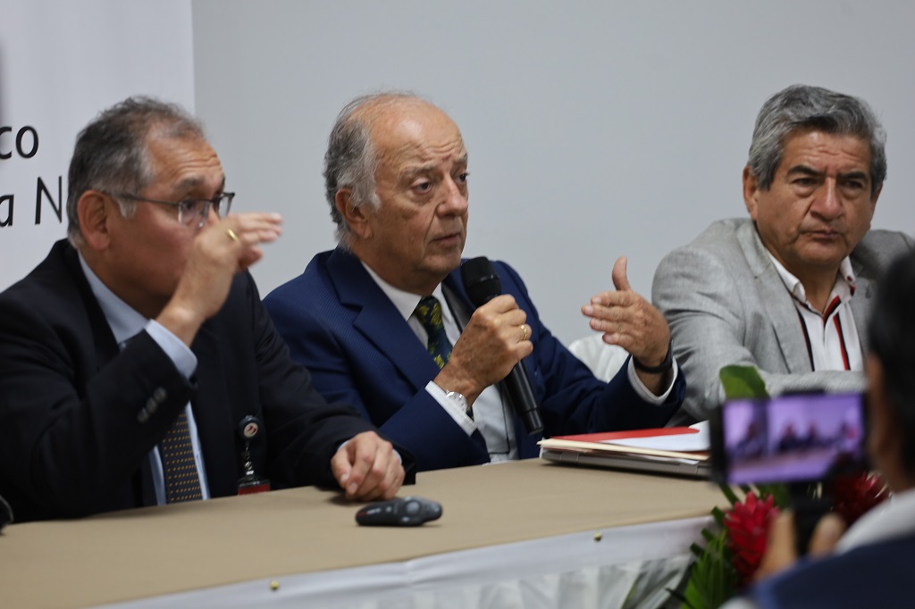 Juan Carlos Galfre García, en declaraciones a la prensa de Piura