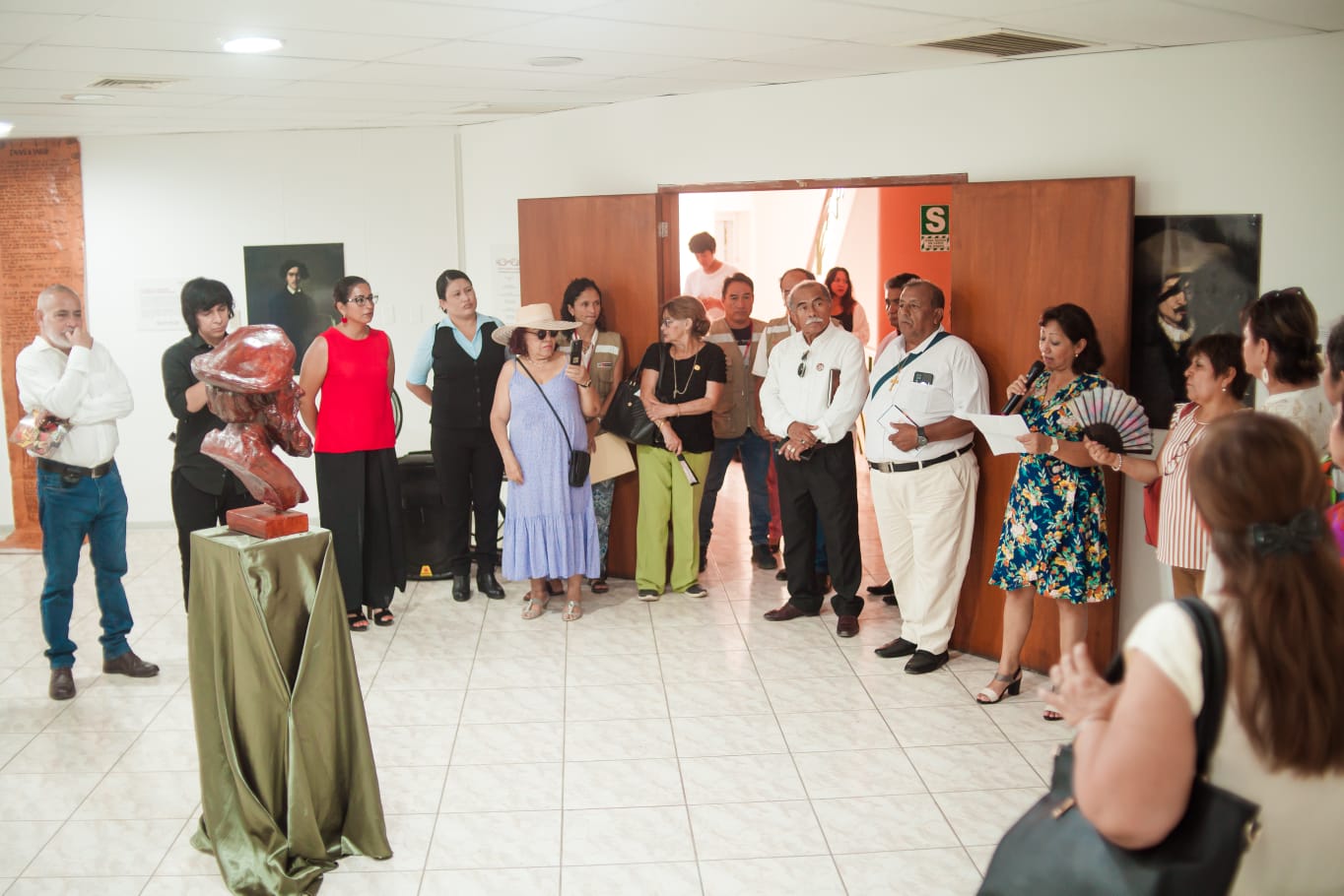 Sala temporal Ignacio Merino 02