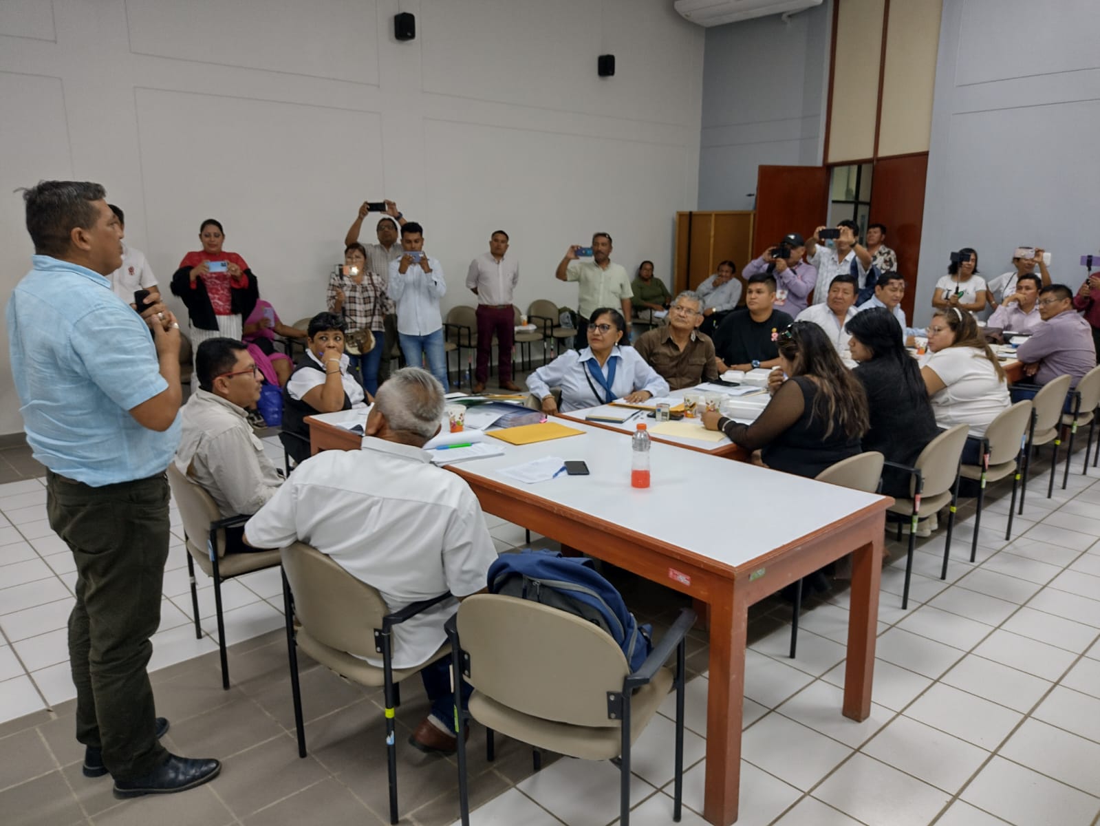 algarabia en pueblo de Negritos 1