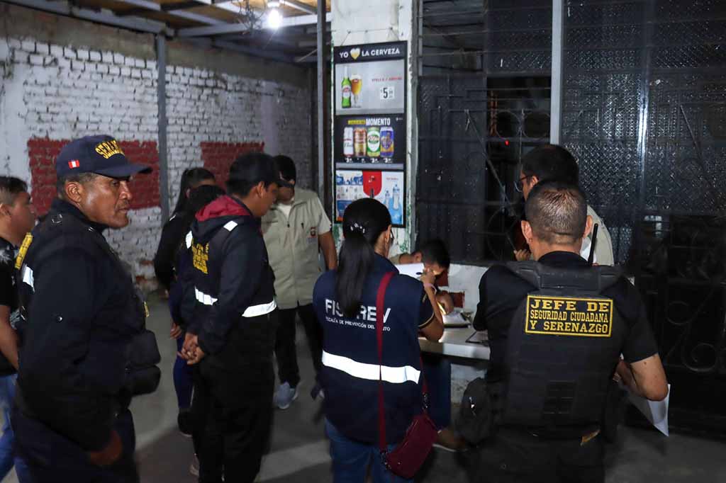 clausuran bar en Piura 1