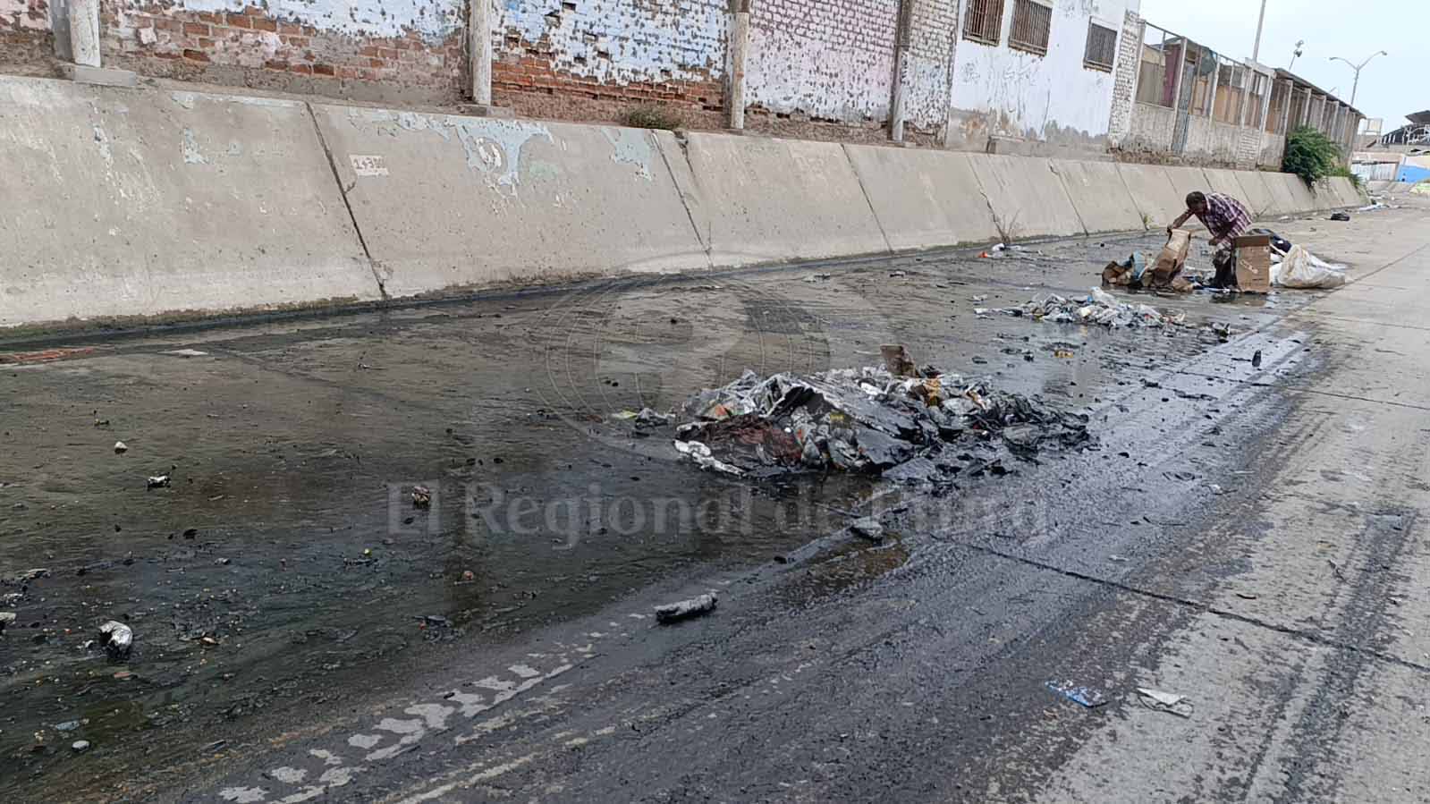 Canal via suciedad Sullana 8