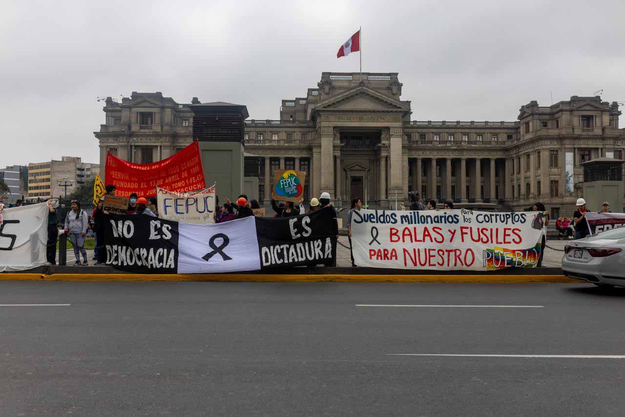 protestas frente a Apec