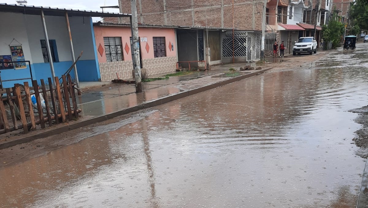 Calles anegadas con pequeña lluvia | Imágenes Senamhi