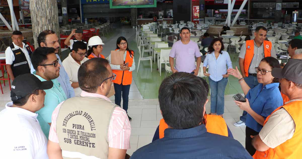 clausuran patio comidas Piura