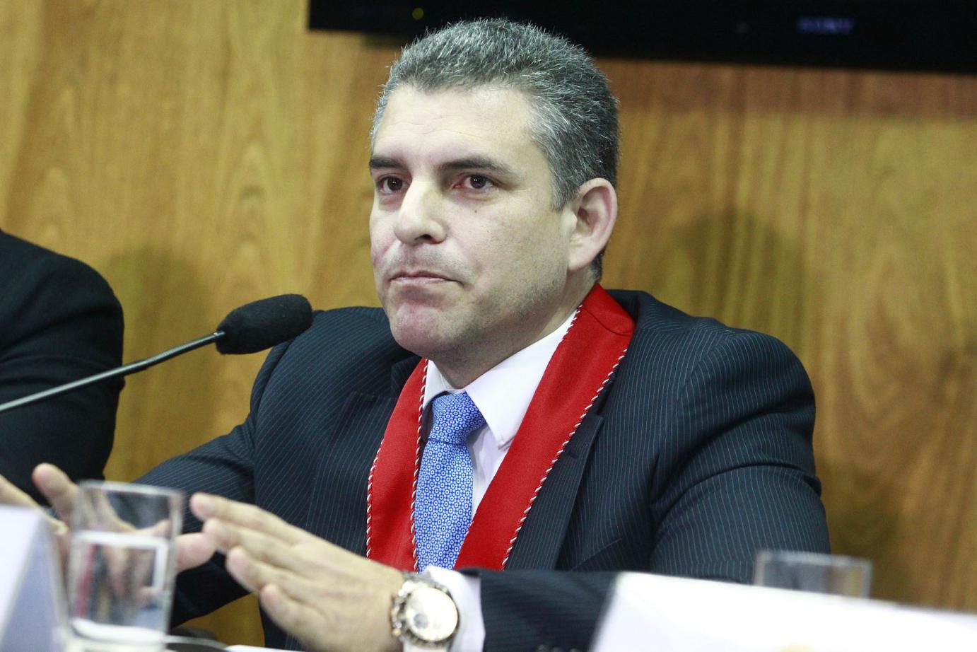 Fiscal Rafael Vela Barba. 